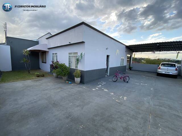 #1065 - Casa para Venda em Ipatinga - MG - 2