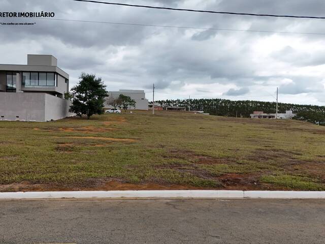 Venda em Condomínio Lagoa Silvana - Caratinga