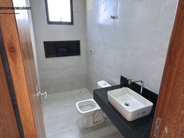 #1225 - Casa para Venda em Santana do Paraíso - MG - 1