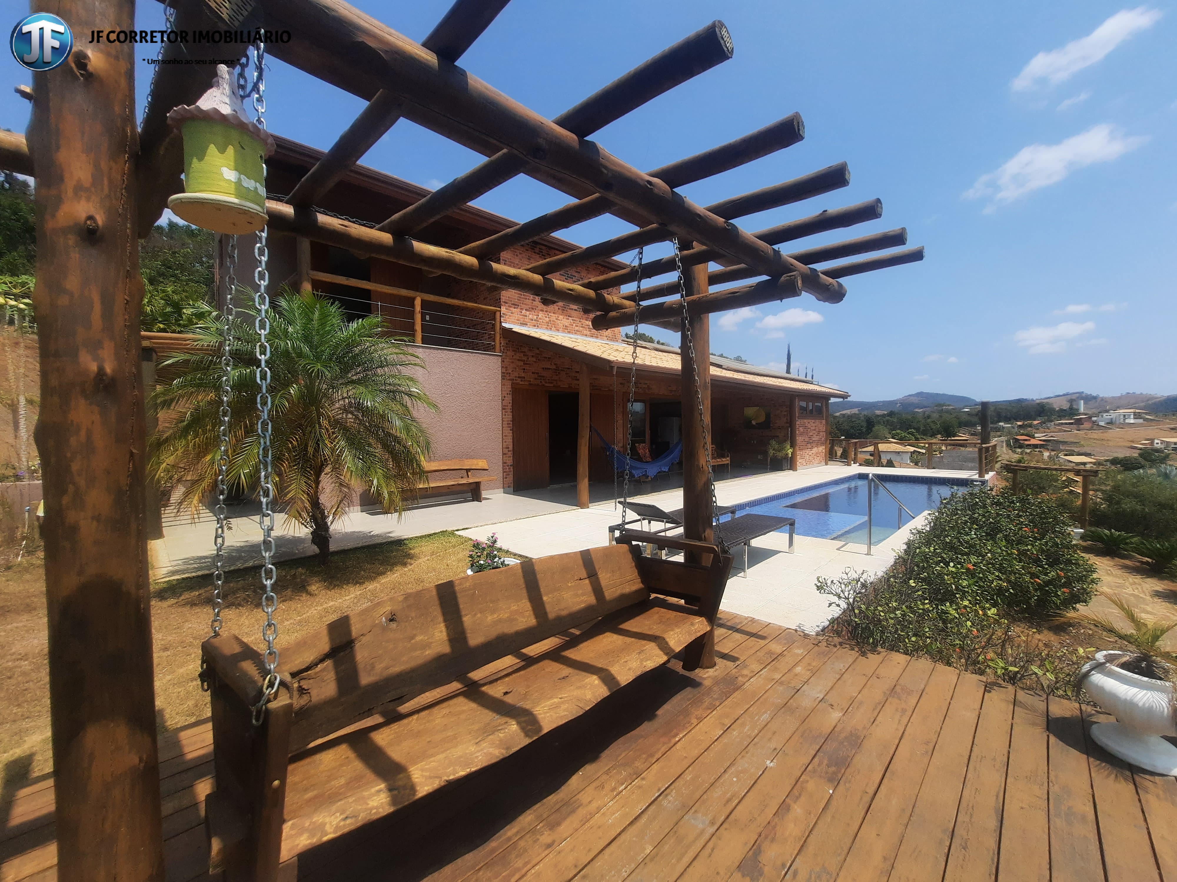 Chácara à venda com 4 quartos, 250m² - Foto 2