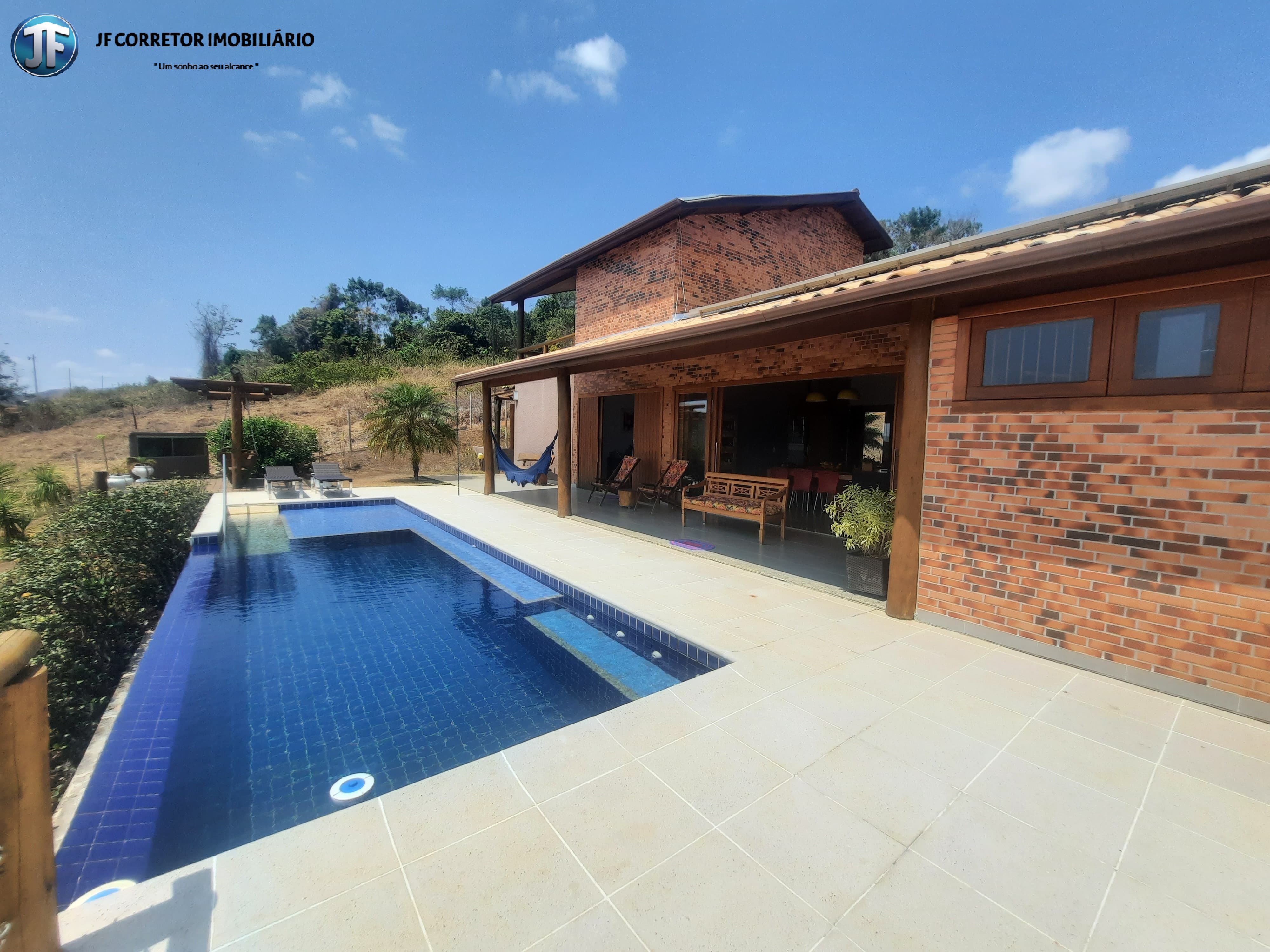 Chácara à venda com 4 quartos, 250m² - Foto 4