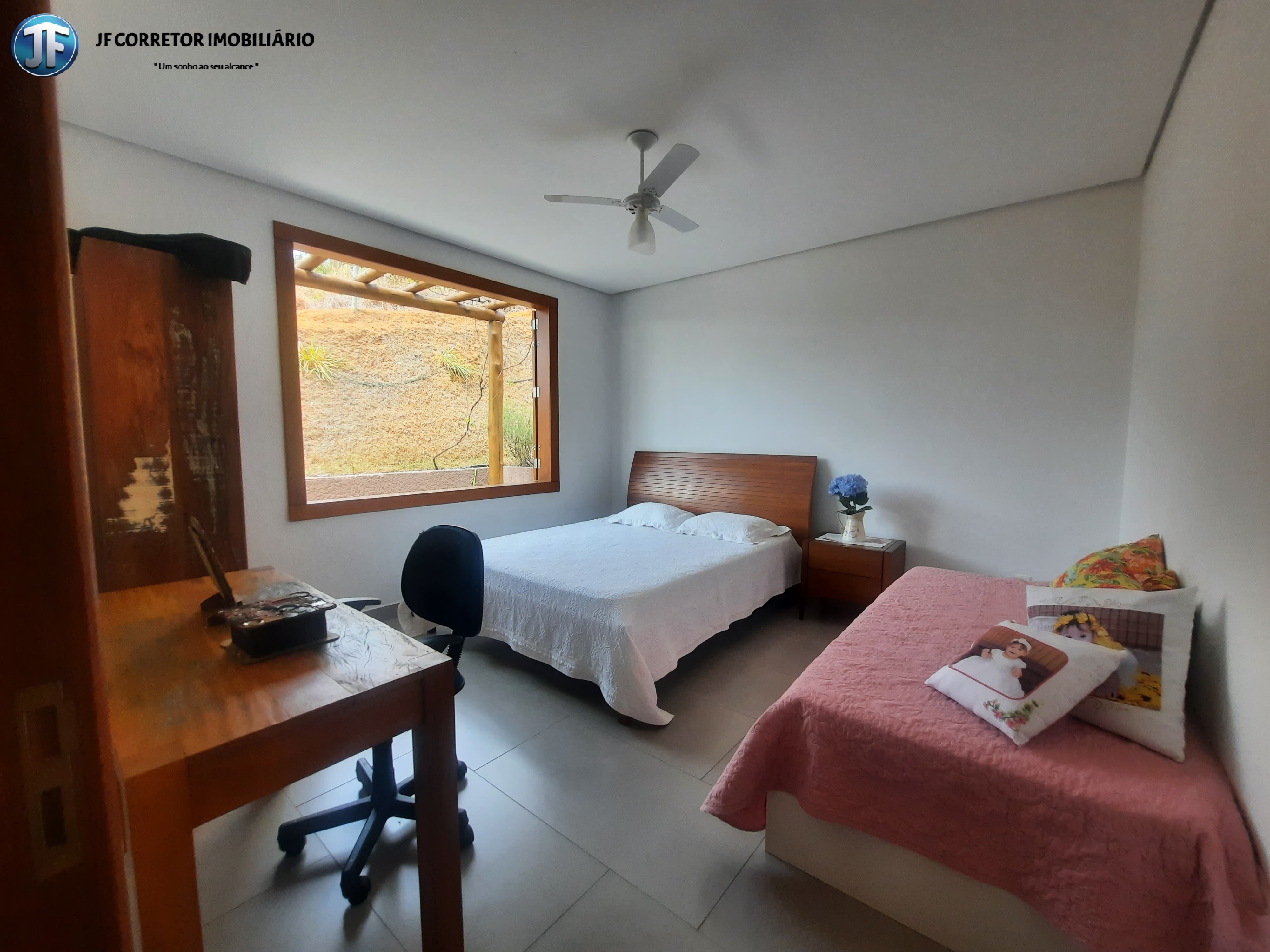 Chácara à venda com 4 quartos, 250m² - Foto 9