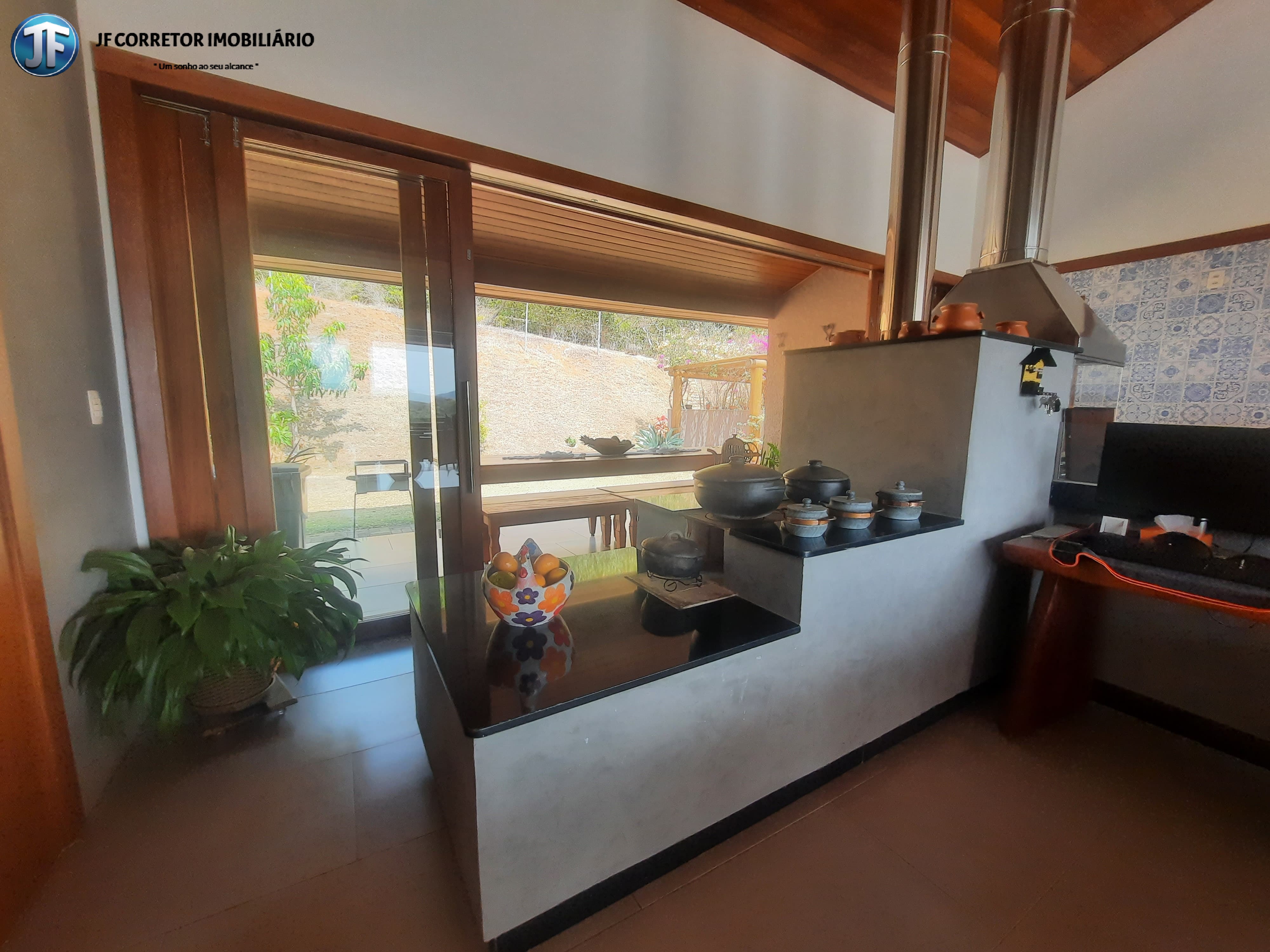 Chácara à venda com 4 quartos, 250m² - Foto 13