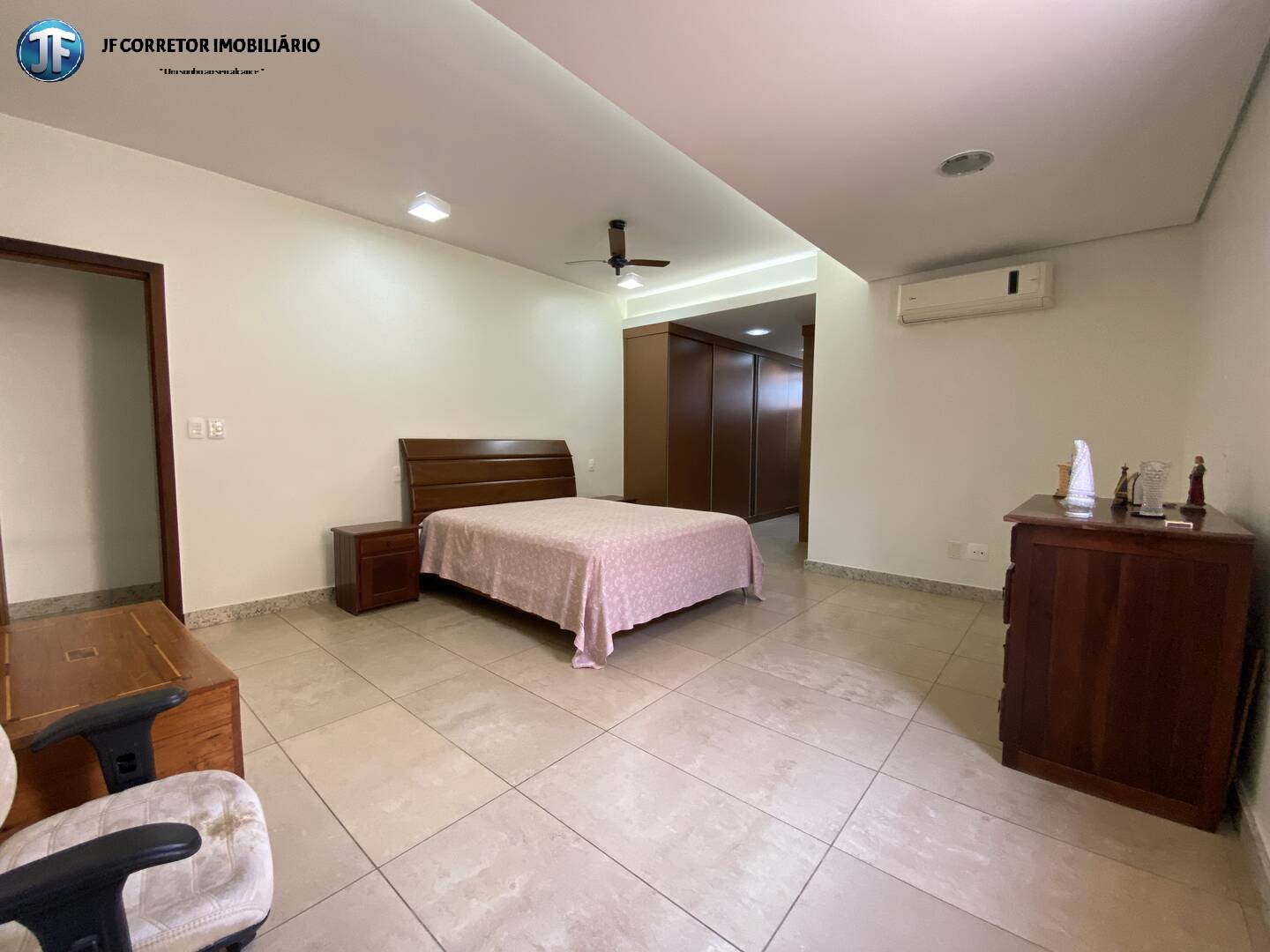 Casa, 4 quartos, 250 m² - Foto 13