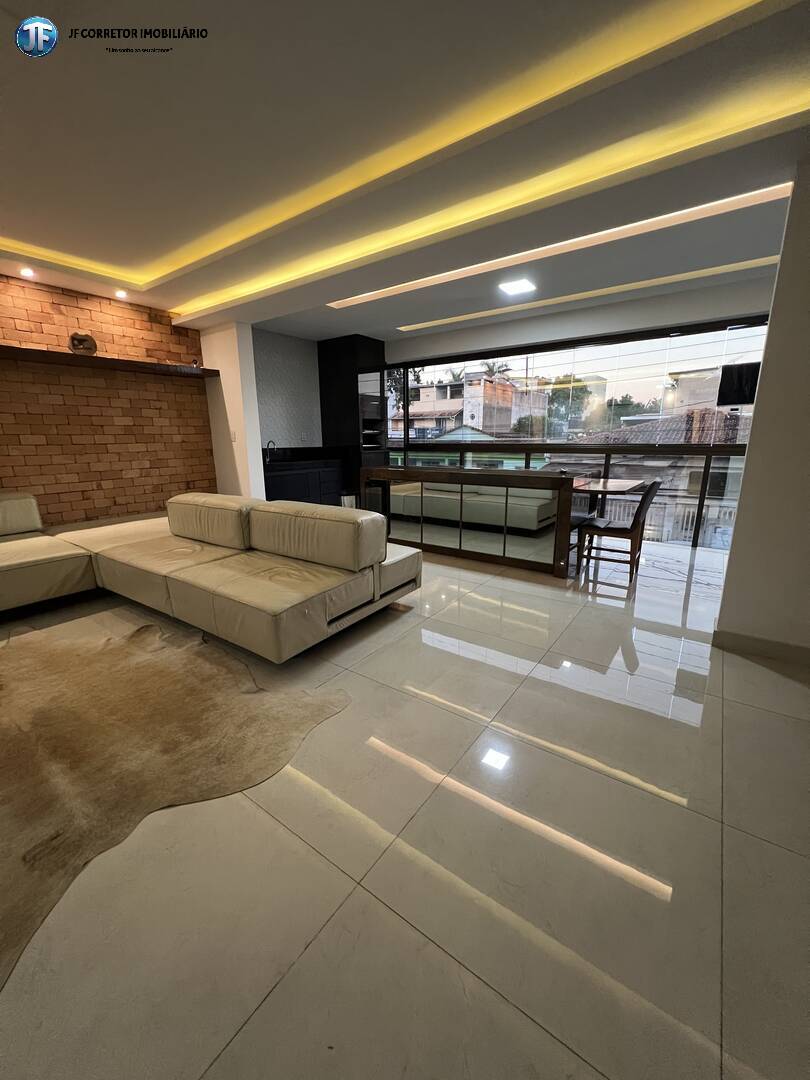 Apartamento à venda com 3 quartos, 200m² - Foto 2