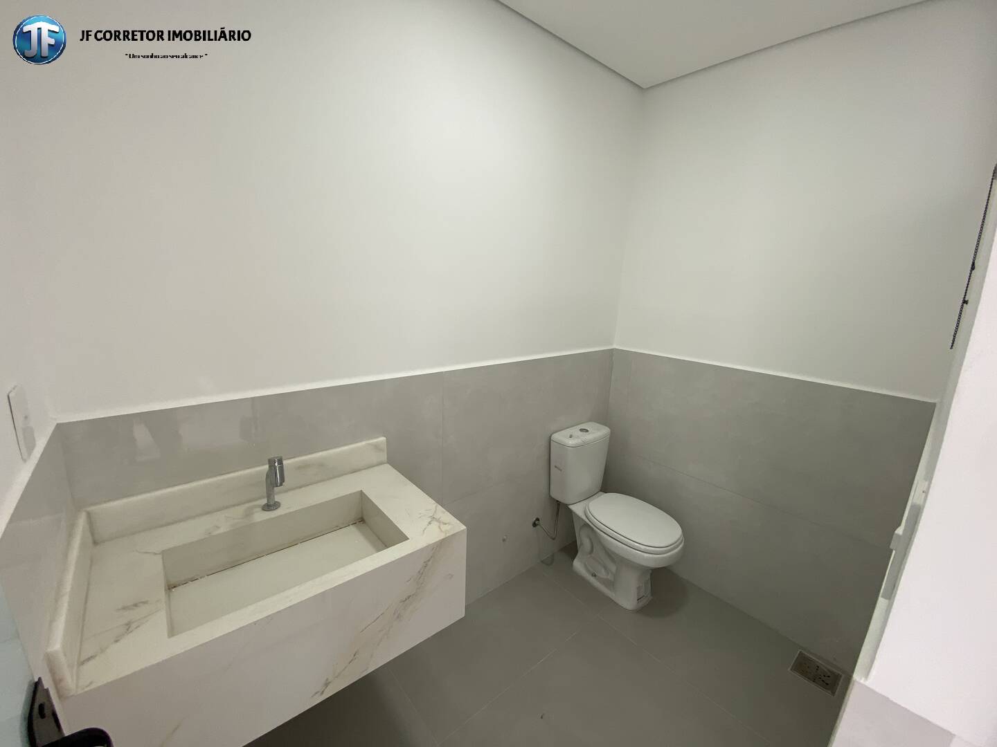 Casa à venda com 3 quartos, 176m² - Foto 2