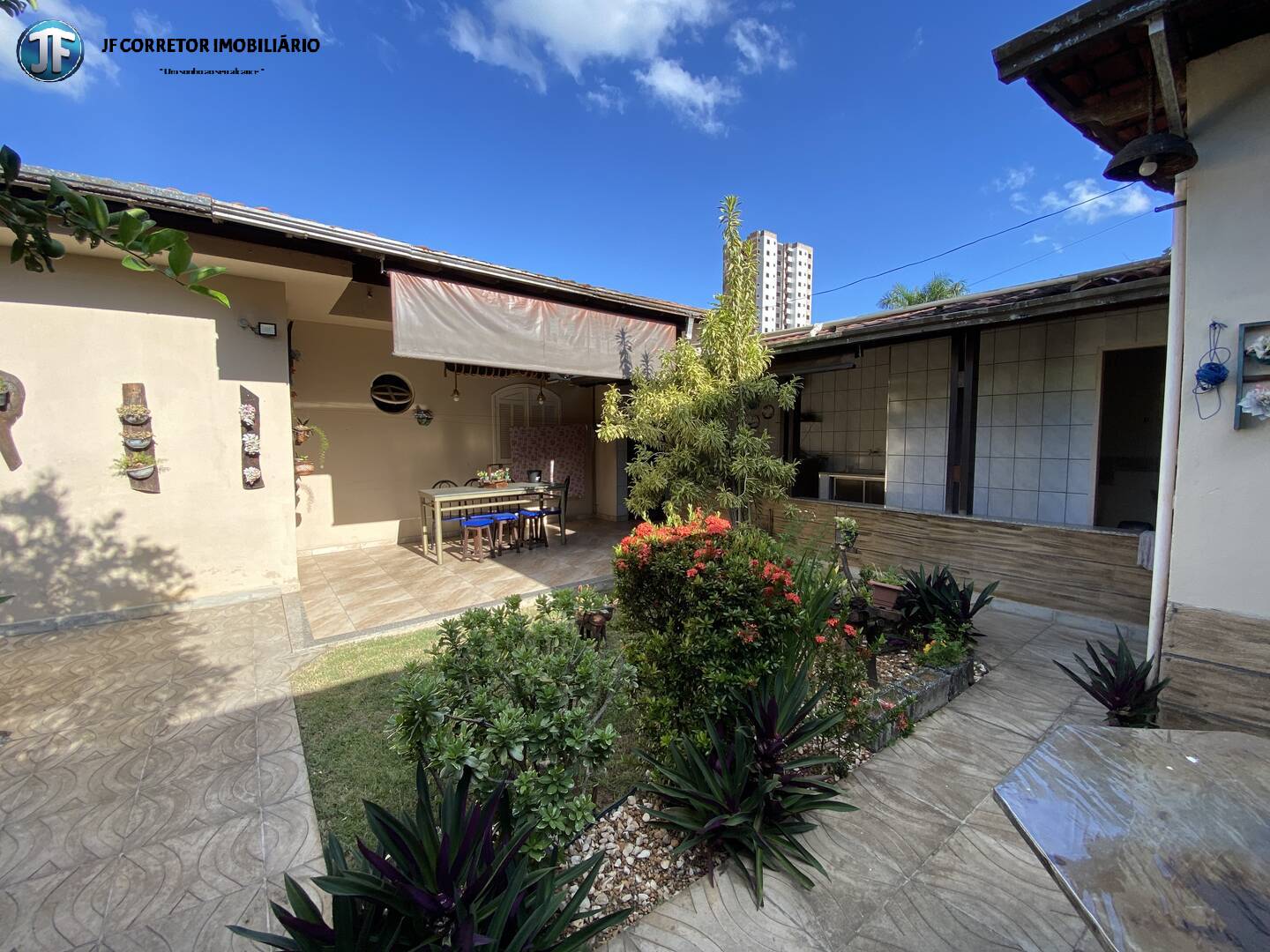 Casa à venda com 3 quartos, 242m² - Foto 12