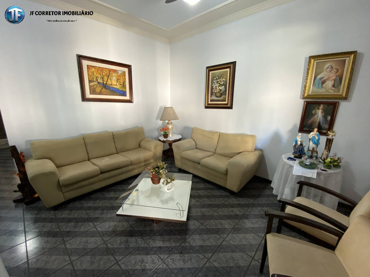 Casa à venda com 3 quartos, 242m² - Foto 8