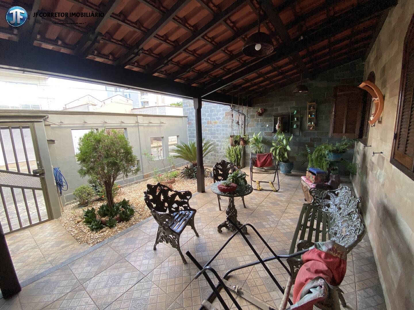 Casa à venda com 3 quartos, 242m² - Foto 10