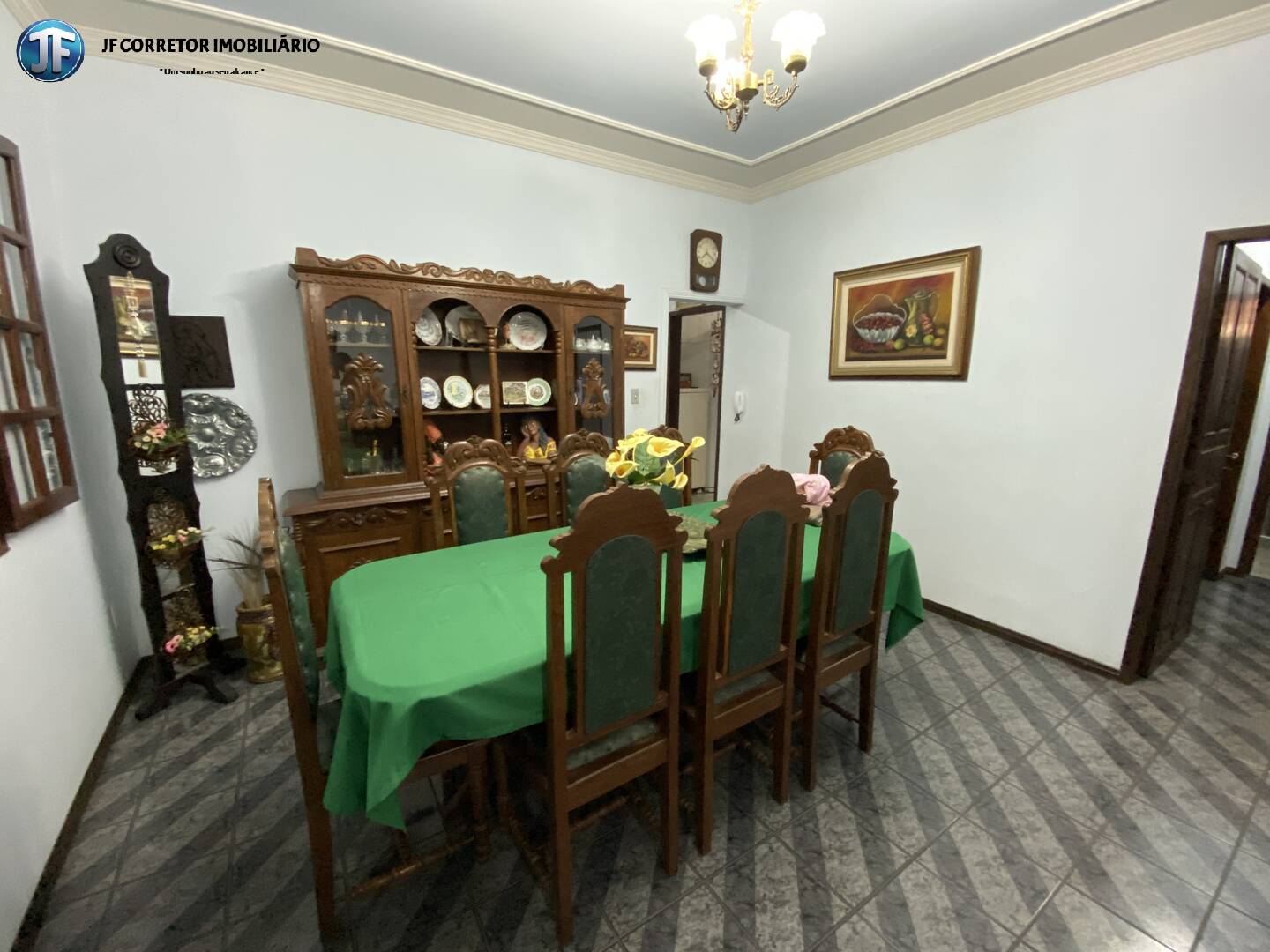 Casa à venda com 3 quartos, 242m² - Foto 4