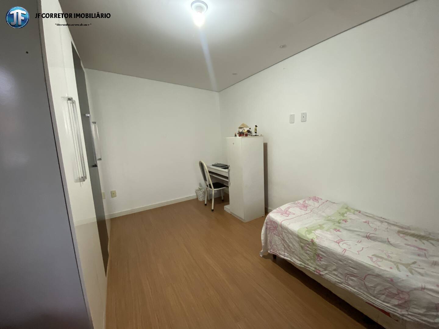 Casa à venda com 3 quartos, 360m² - Foto 14