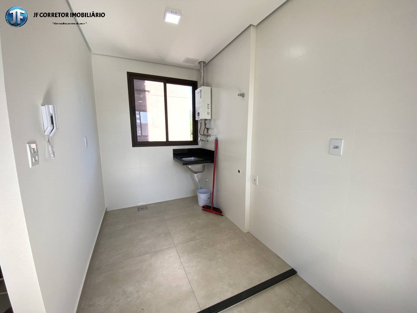 Apartamento à venda com 3 quartos, 91m² - Foto 2