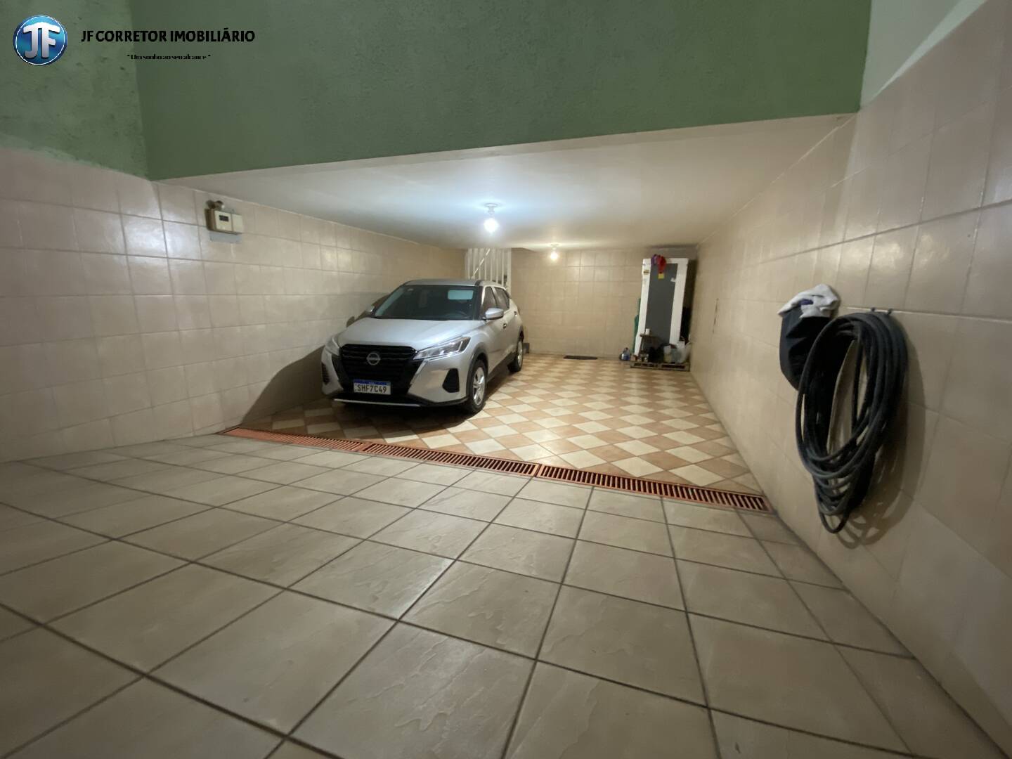 Casa à venda com 3 quartos, 320m² - Foto 2