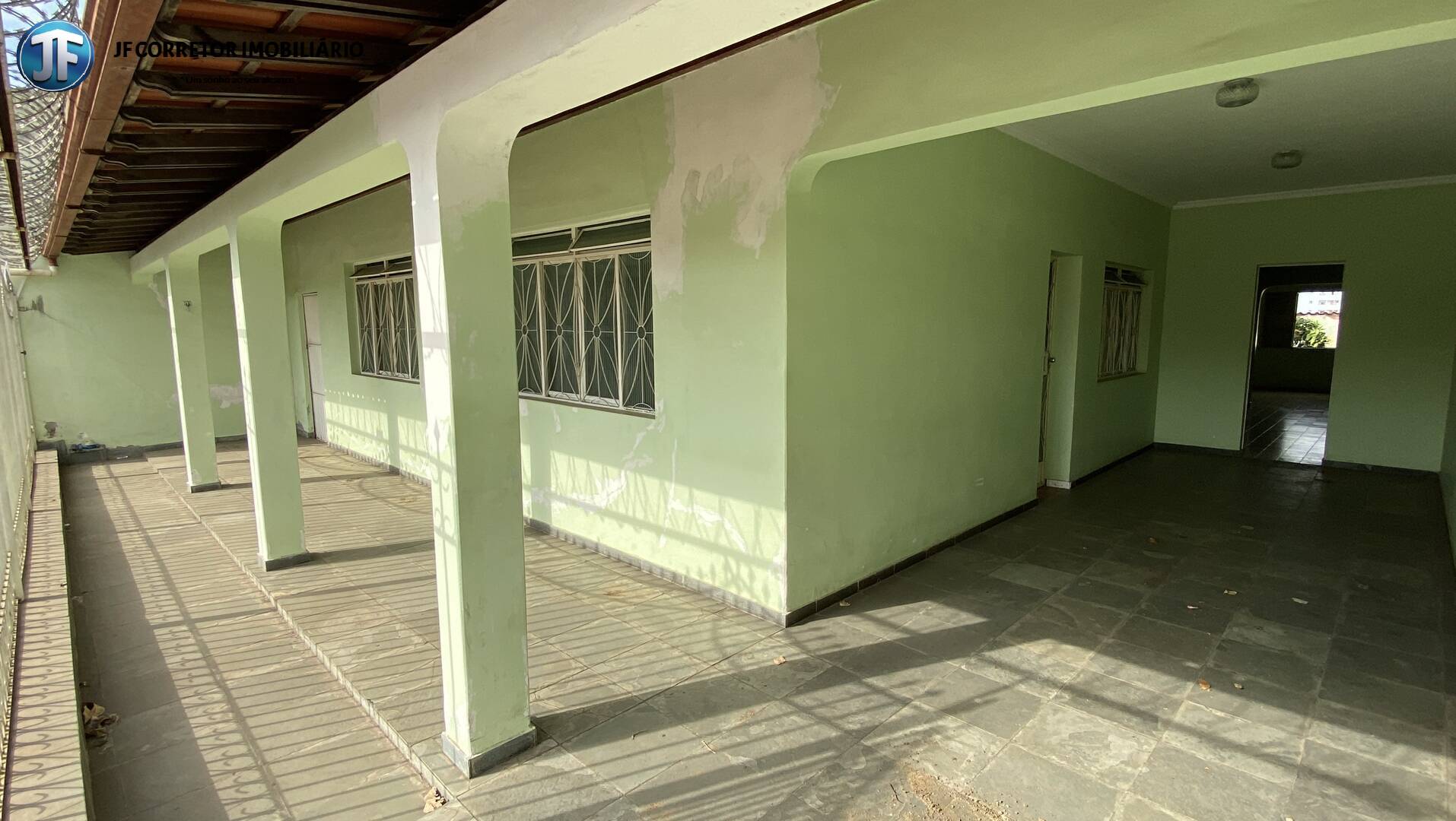 Casa à venda com 5 quartos, 360m² - Foto 2