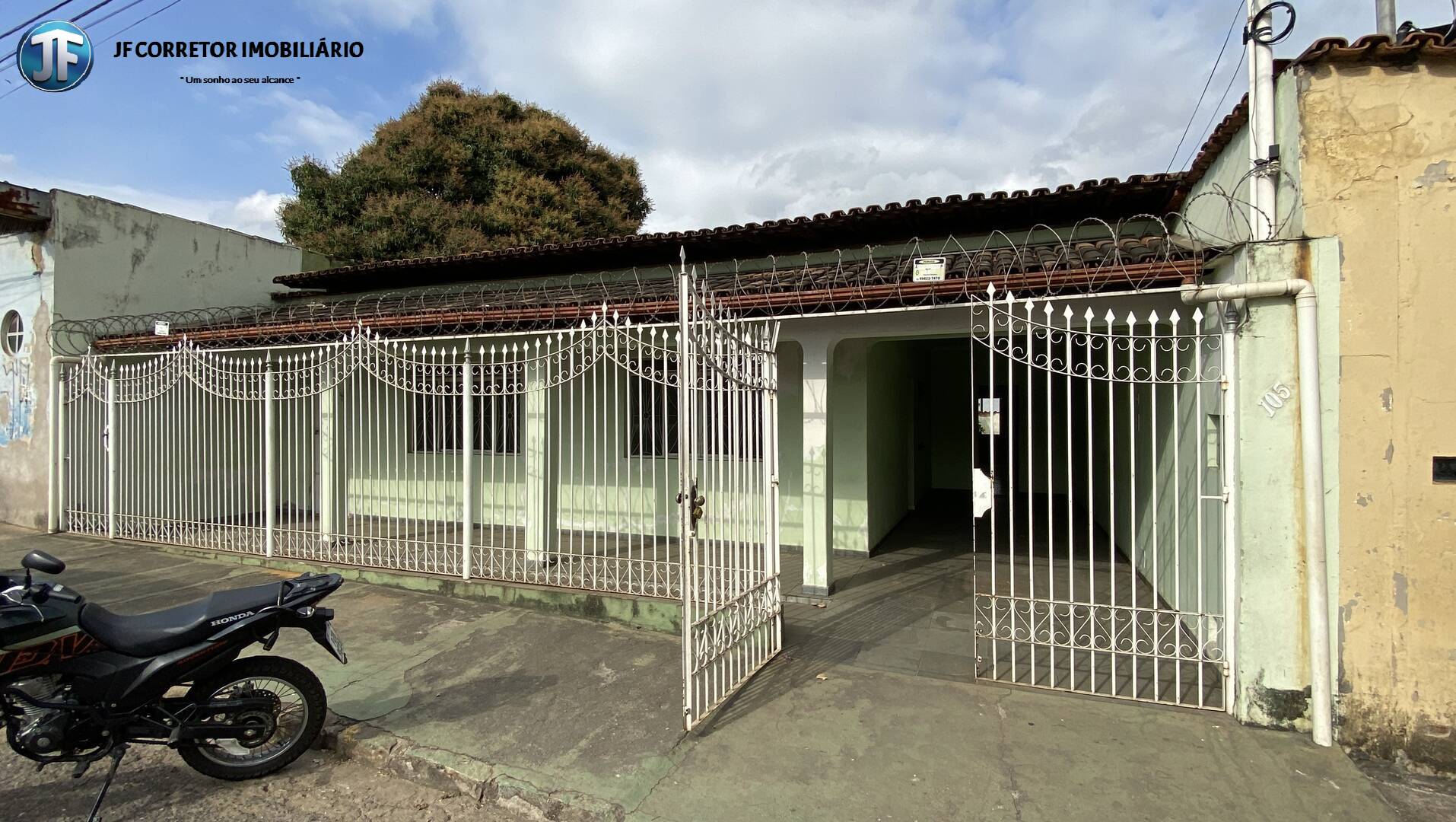 Casa à venda com 5 quartos, 360m² - Foto 1