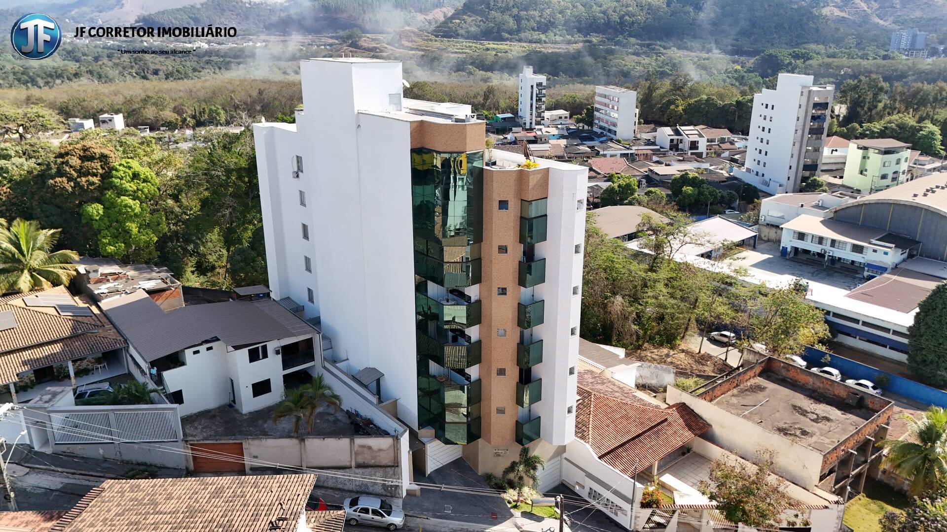 Apartamento à venda com 3 quartos, 96m² - Foto 1