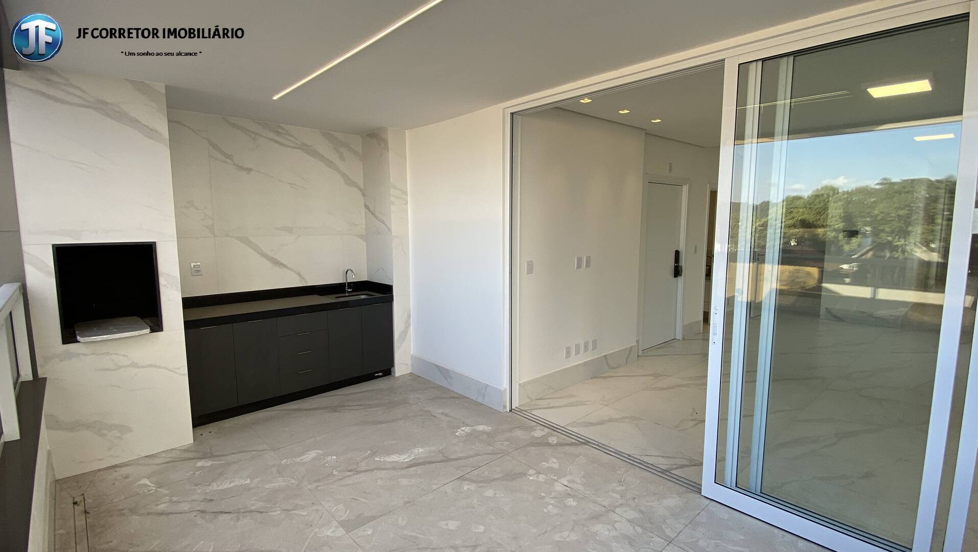 Apartamento à venda com 3 quartos, 150m² - Foto 4