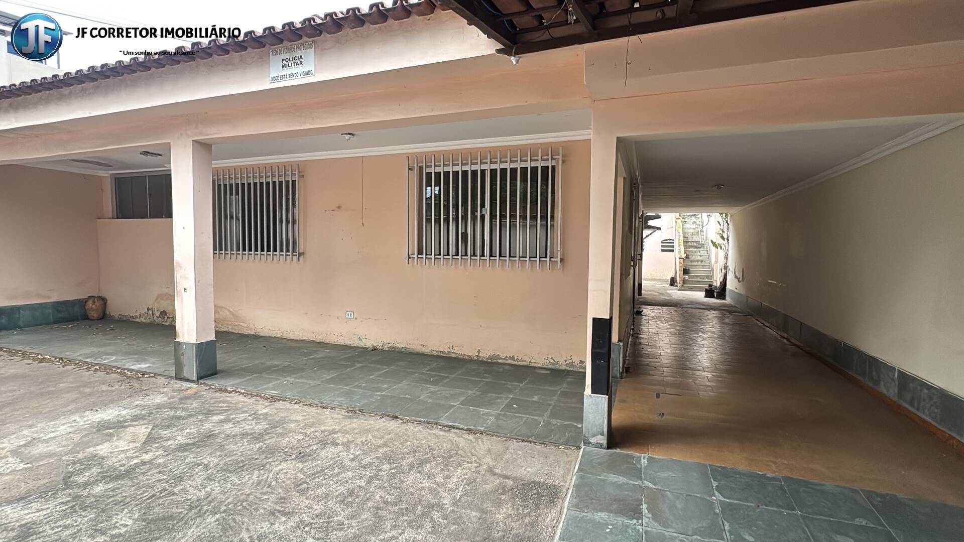 Casa à venda com 3 quartos, 324m² - Foto 1